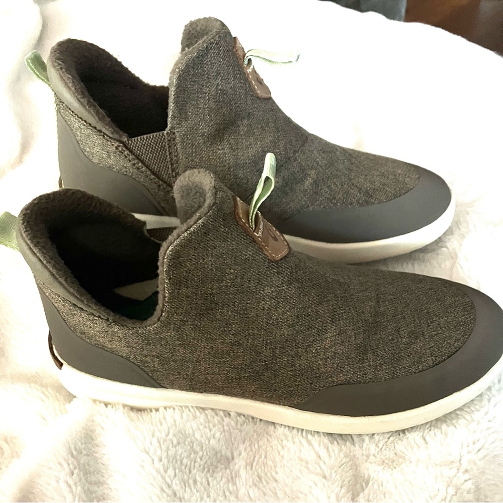 Lipoa Textured Slip-On Shoes